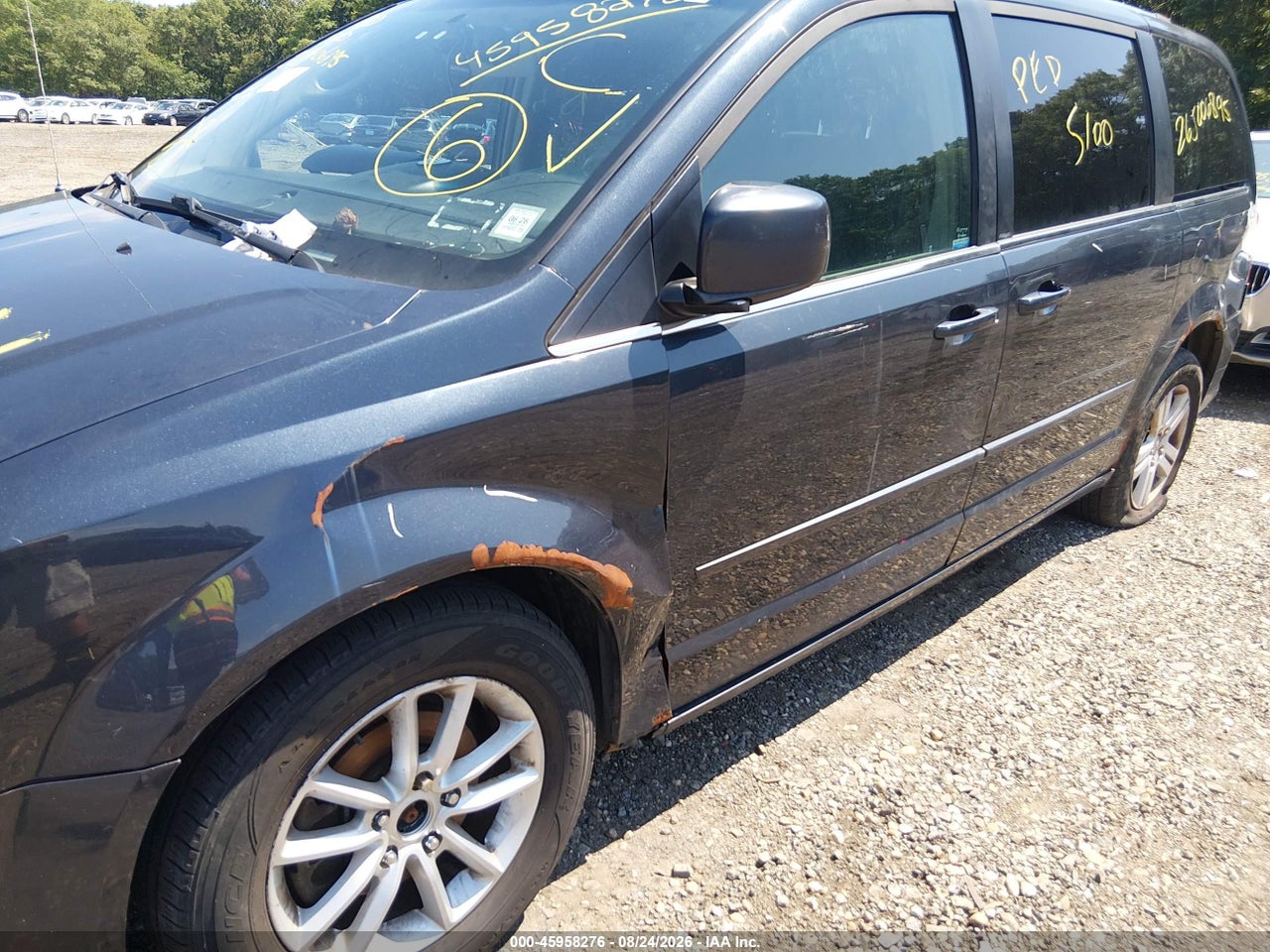 2013 DODGE GRAND CARAVAN CREW · 6/10