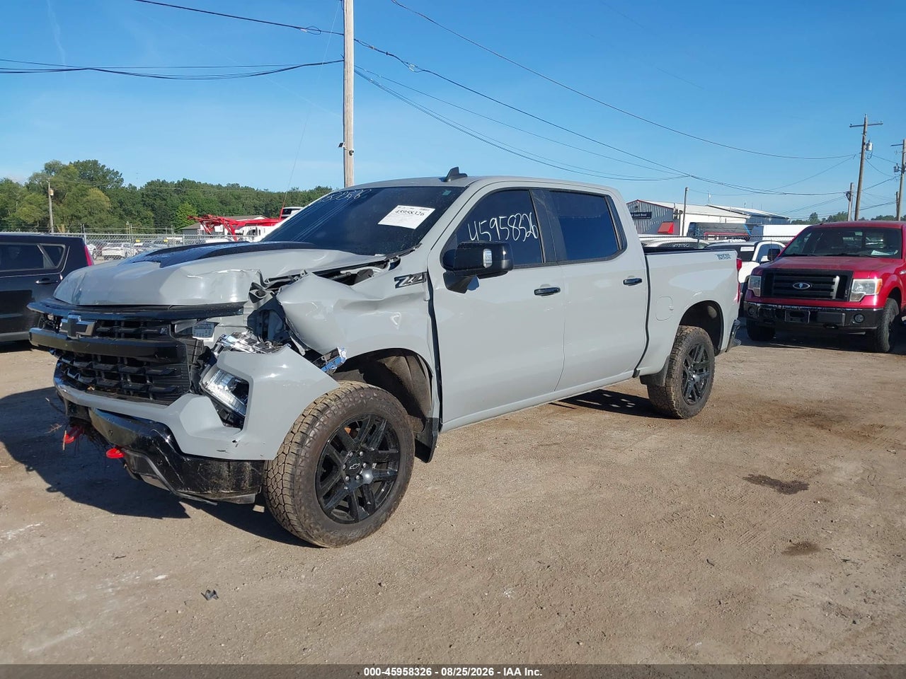 2024 CHEVROLET SILVERADO 1500 4WD  SHORT BED LT TRAIL BOSS · 2/11