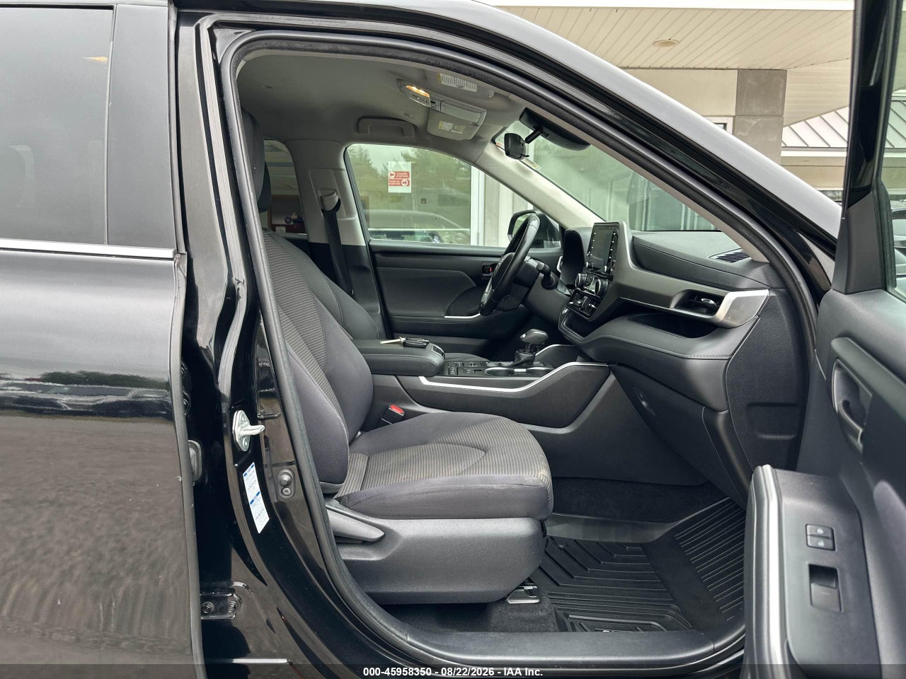 2021 TOYOTA HIGHLANDER LE · 5/10