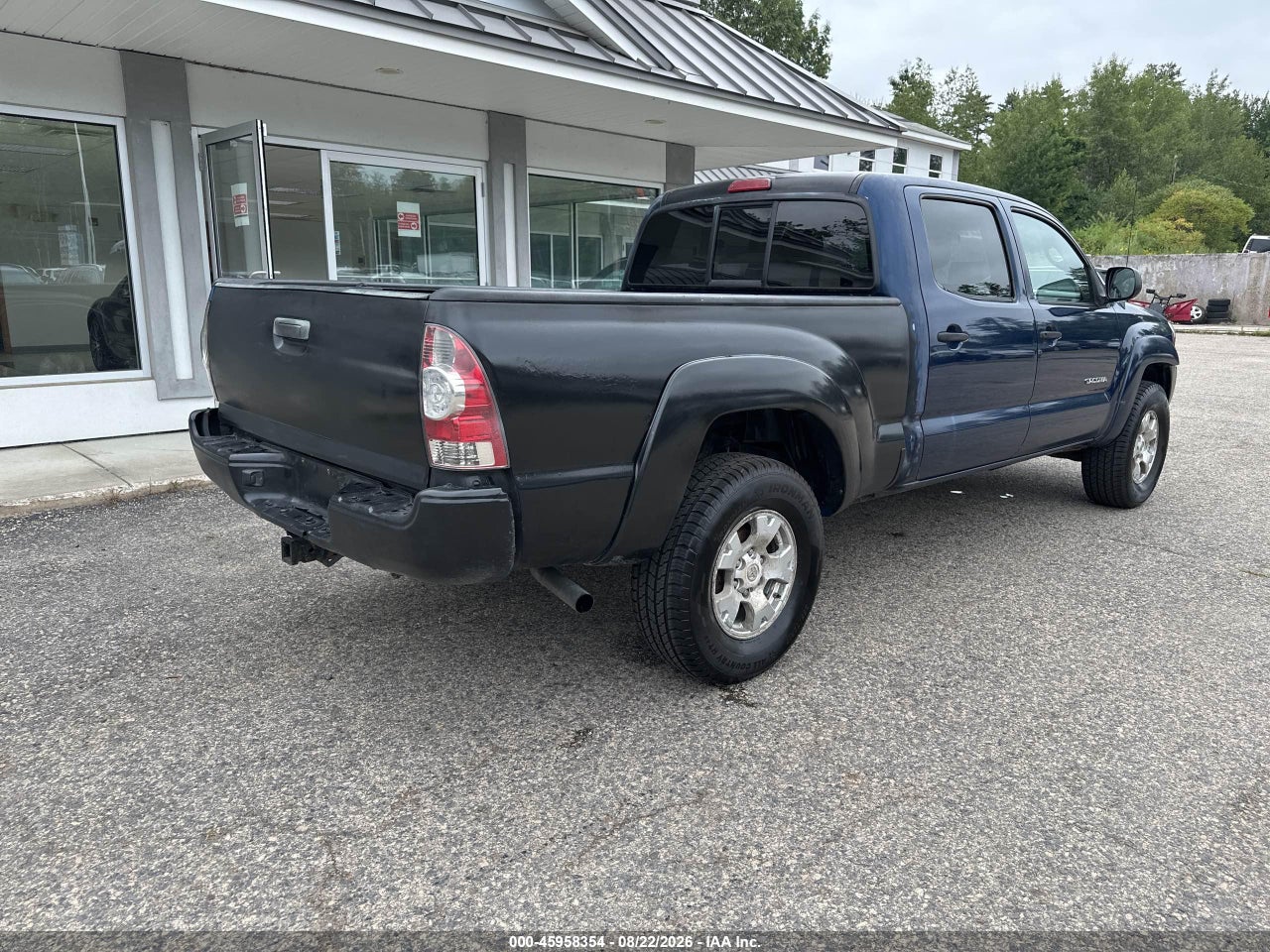 2006 TOYOTA TACOMA BASE V6 · 4/10