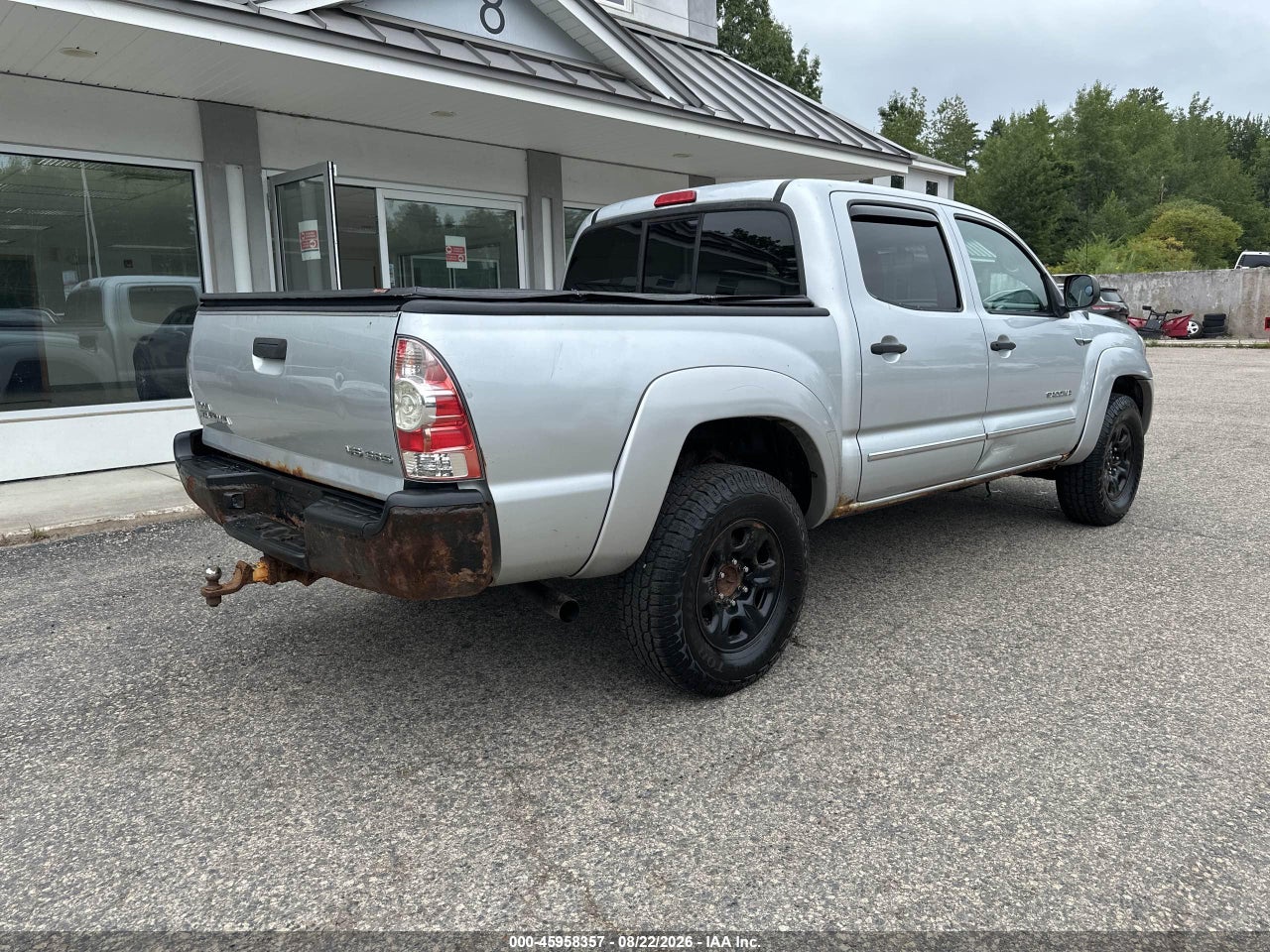 2006 TOYOTA TACOMA BASE V6 · 4/10