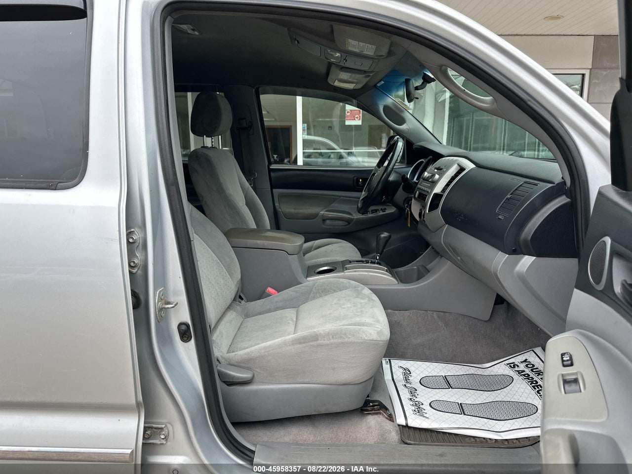 2006 TOYOTA TACOMA BASE V6 · 5/10