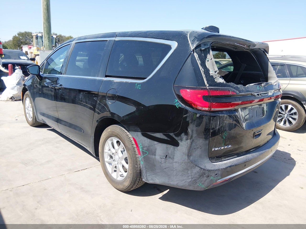 2027 CHRYSLER PACIFICA · 3/11
