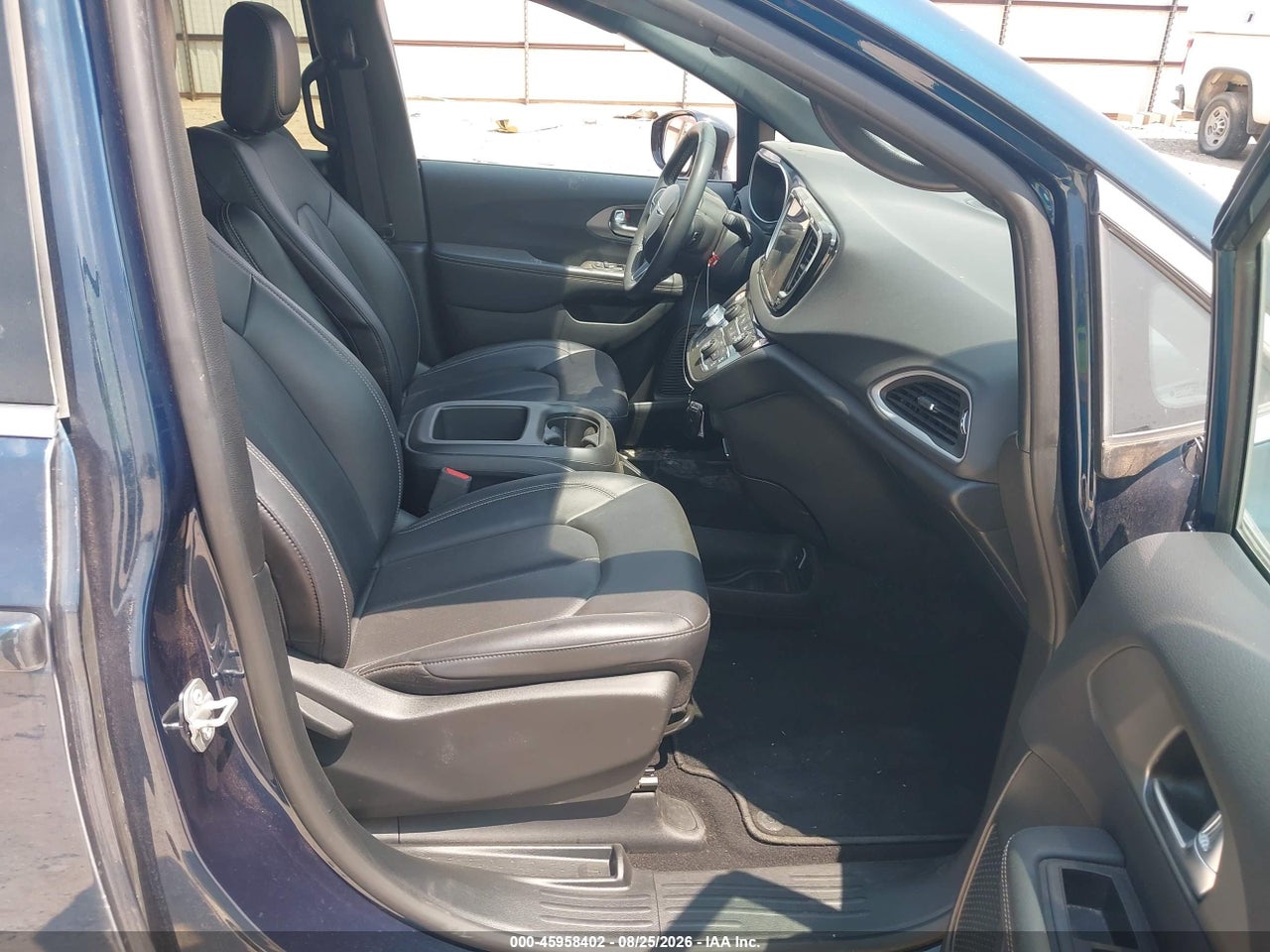 2025 CHRYSLER PACIFICA SELECT · 5/11