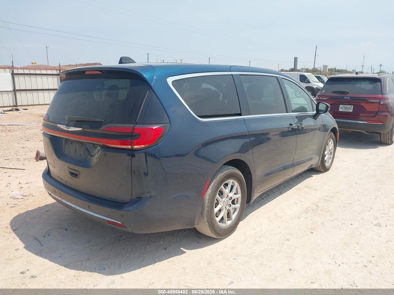 2025 CHRYSLER PACIFICA SELECT · 4/11