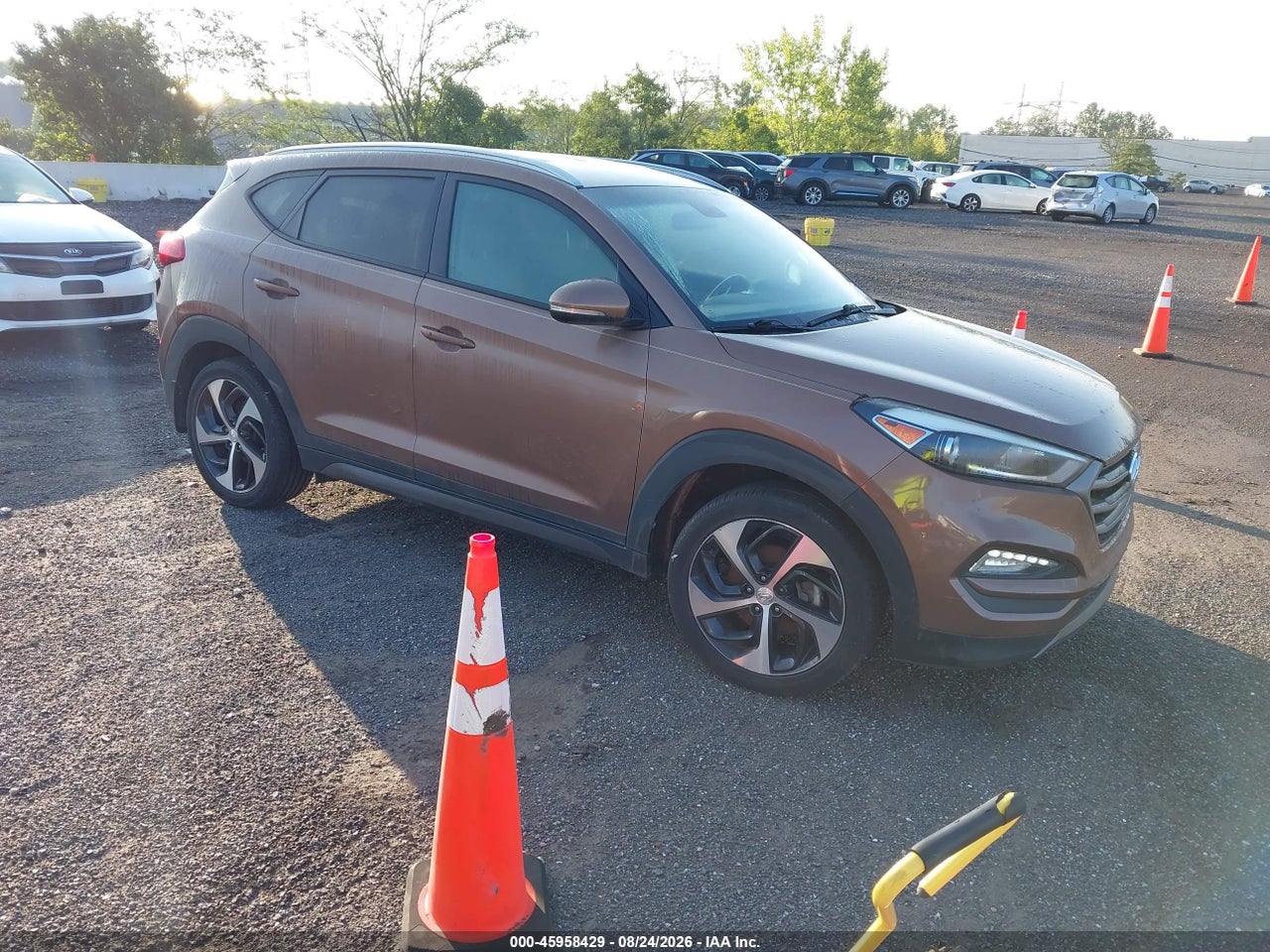 KM8J3CA28GU****** · 2016 HYUNDAI TUCSON SPORT
