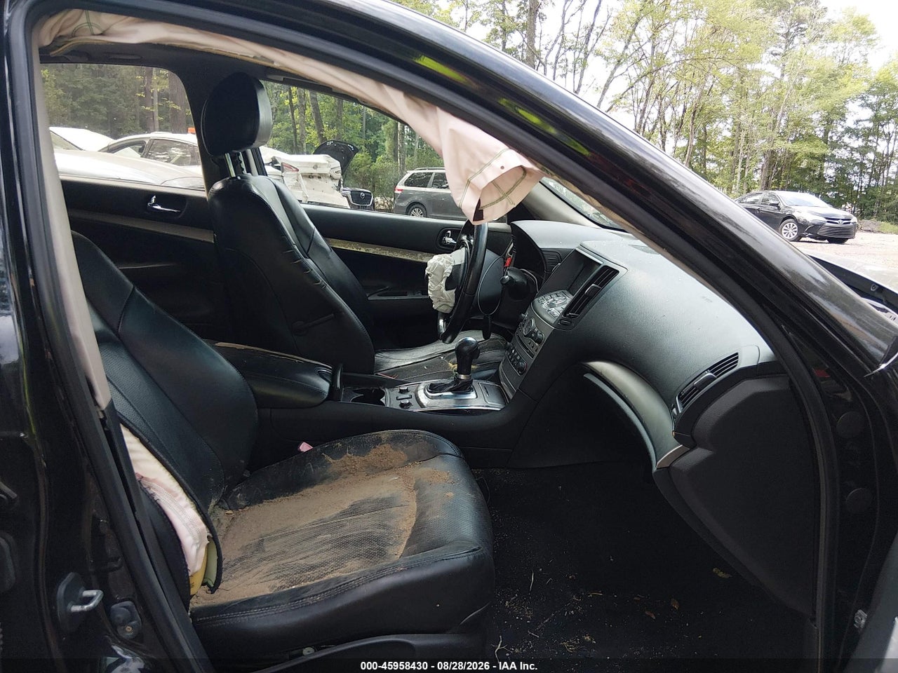 2012 INFINITI G37X   · 5/11