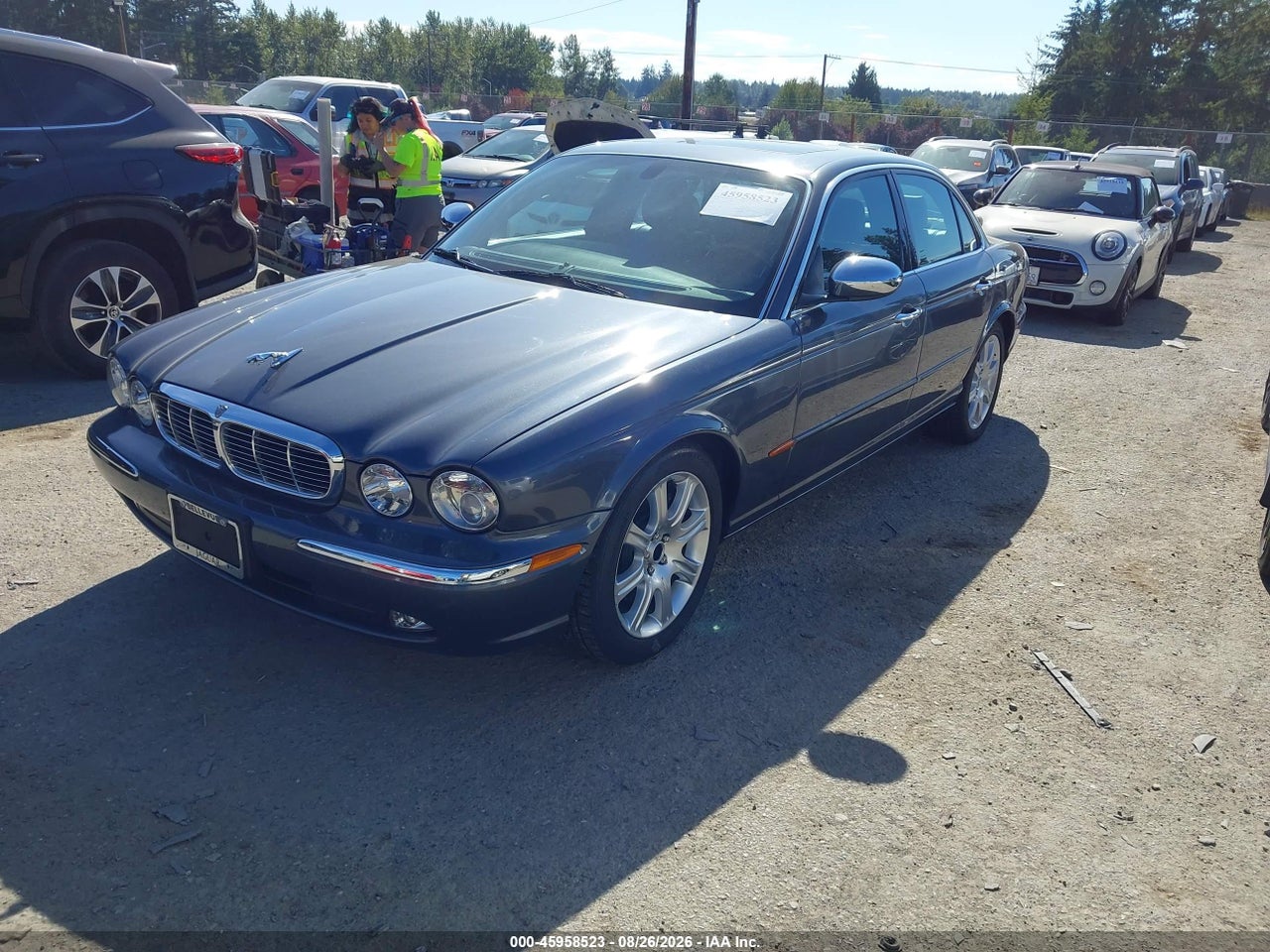 2004 JAGUAR XJ VANDEN PLAS · 2/11