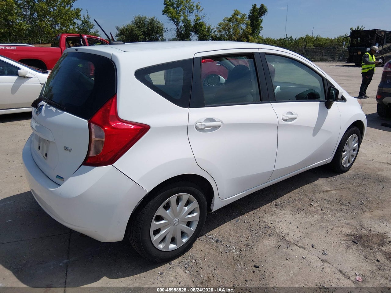 2016 NISSAN VERSA NOTE S (SR)/S PLUS/SL/SR/SV · 4/10