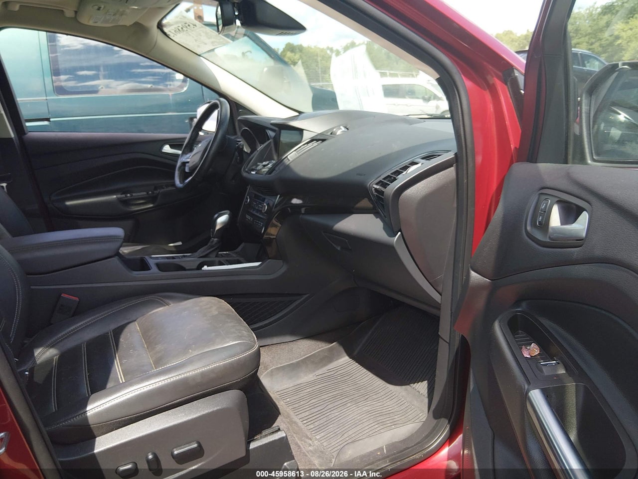 2019 FORD ESCAPE TITANIUM · 5/11