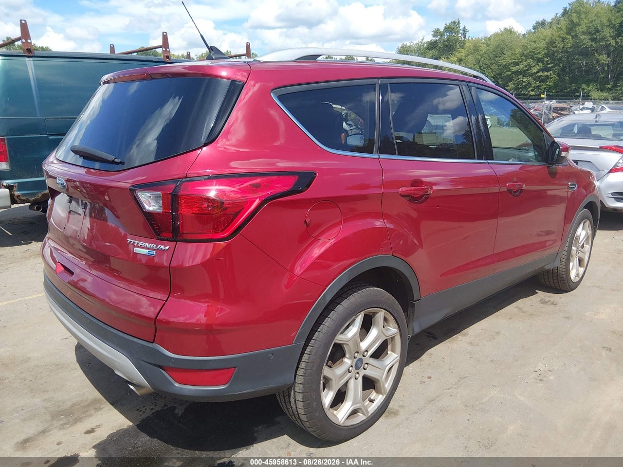 2019 FORD ESCAPE TITANIUM · 4/11