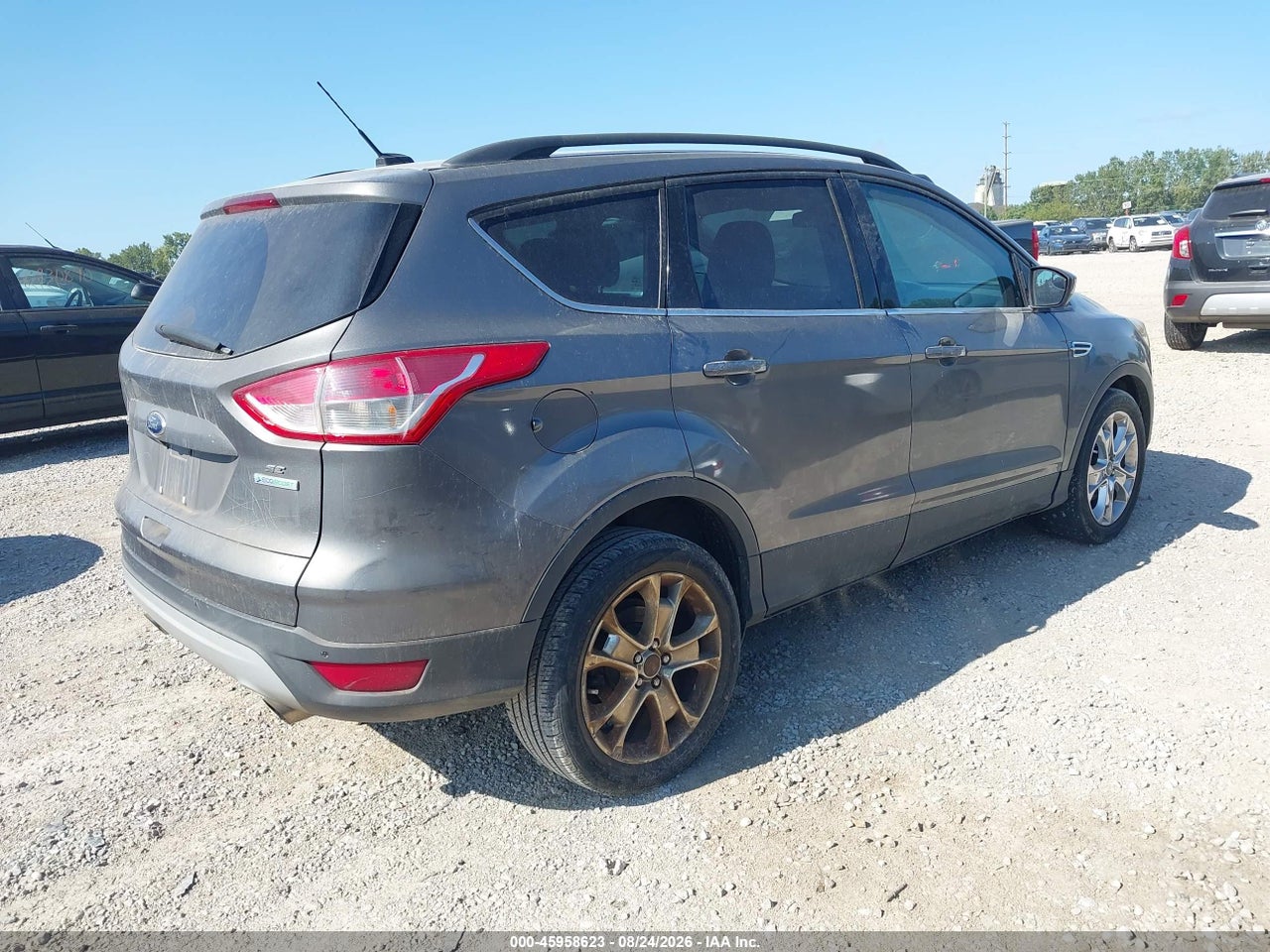 2014 FORD ESCAPE SE · 4/11