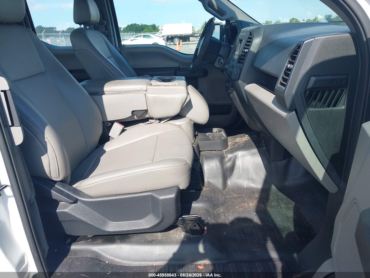 2016 FORD F-150 XL · 5/11