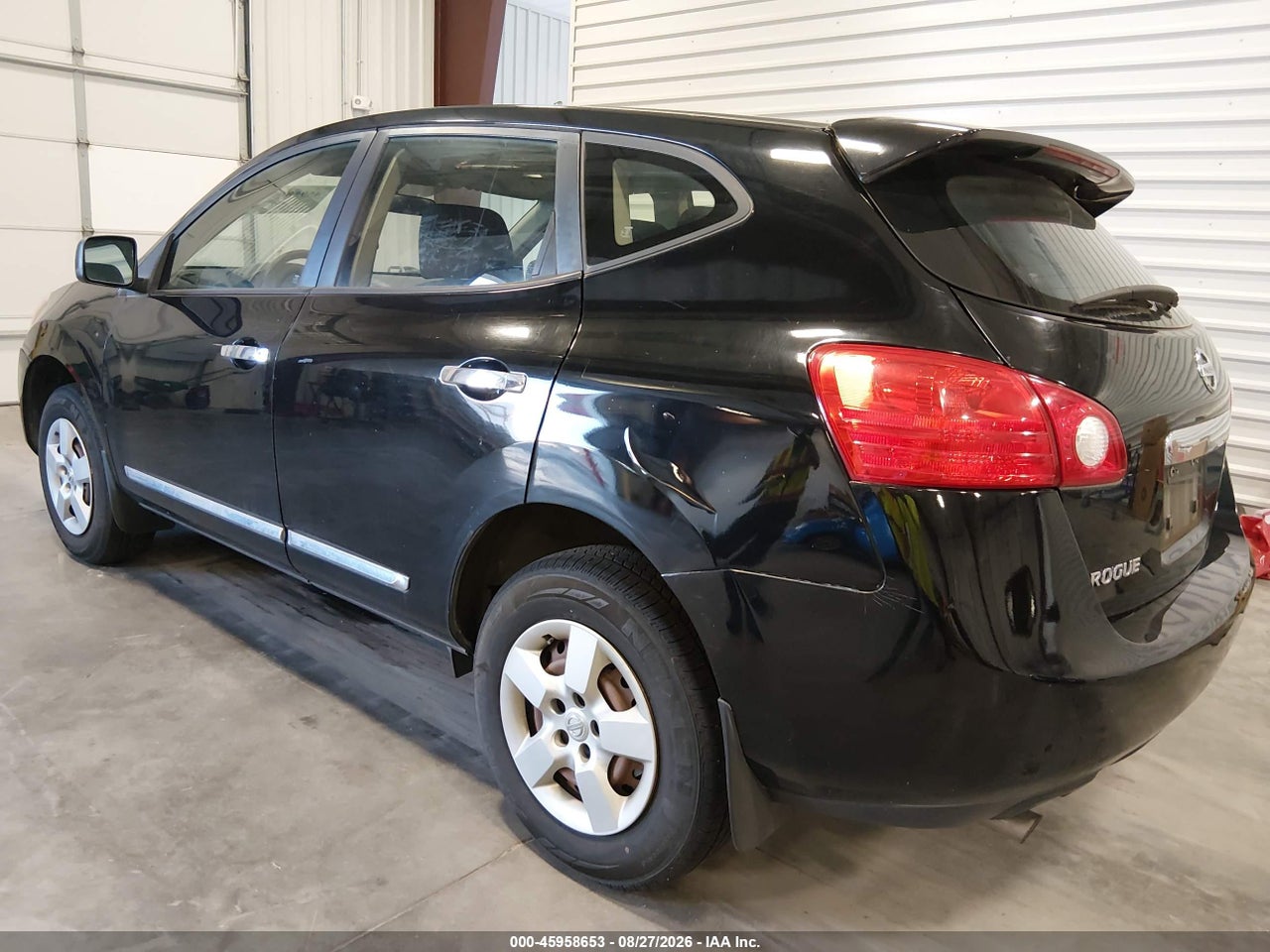 2011 NISSAN ROGUE S · 6/11