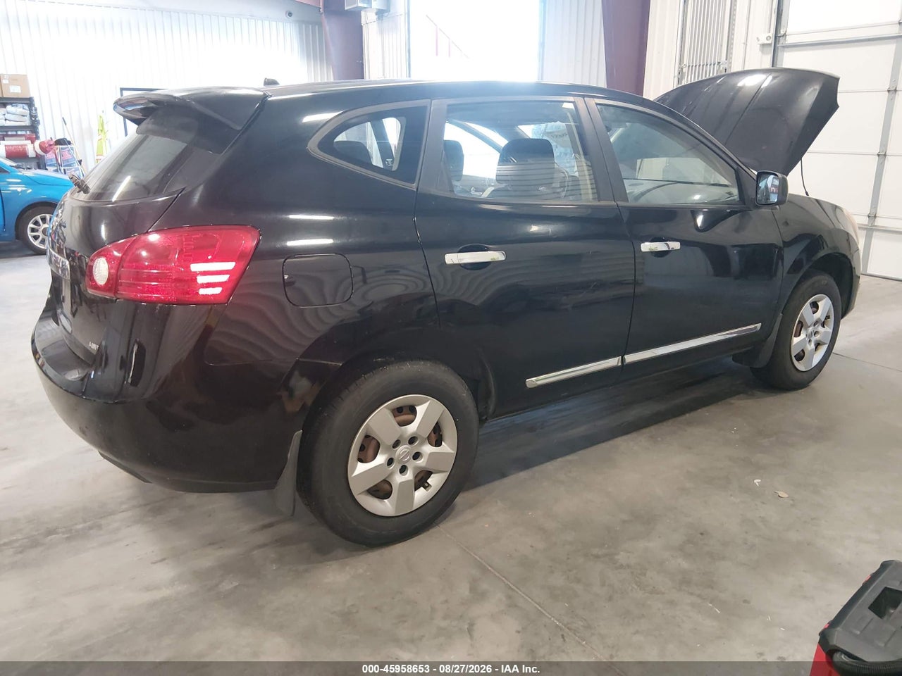 2011 NISSAN ROGUE S · 4/11