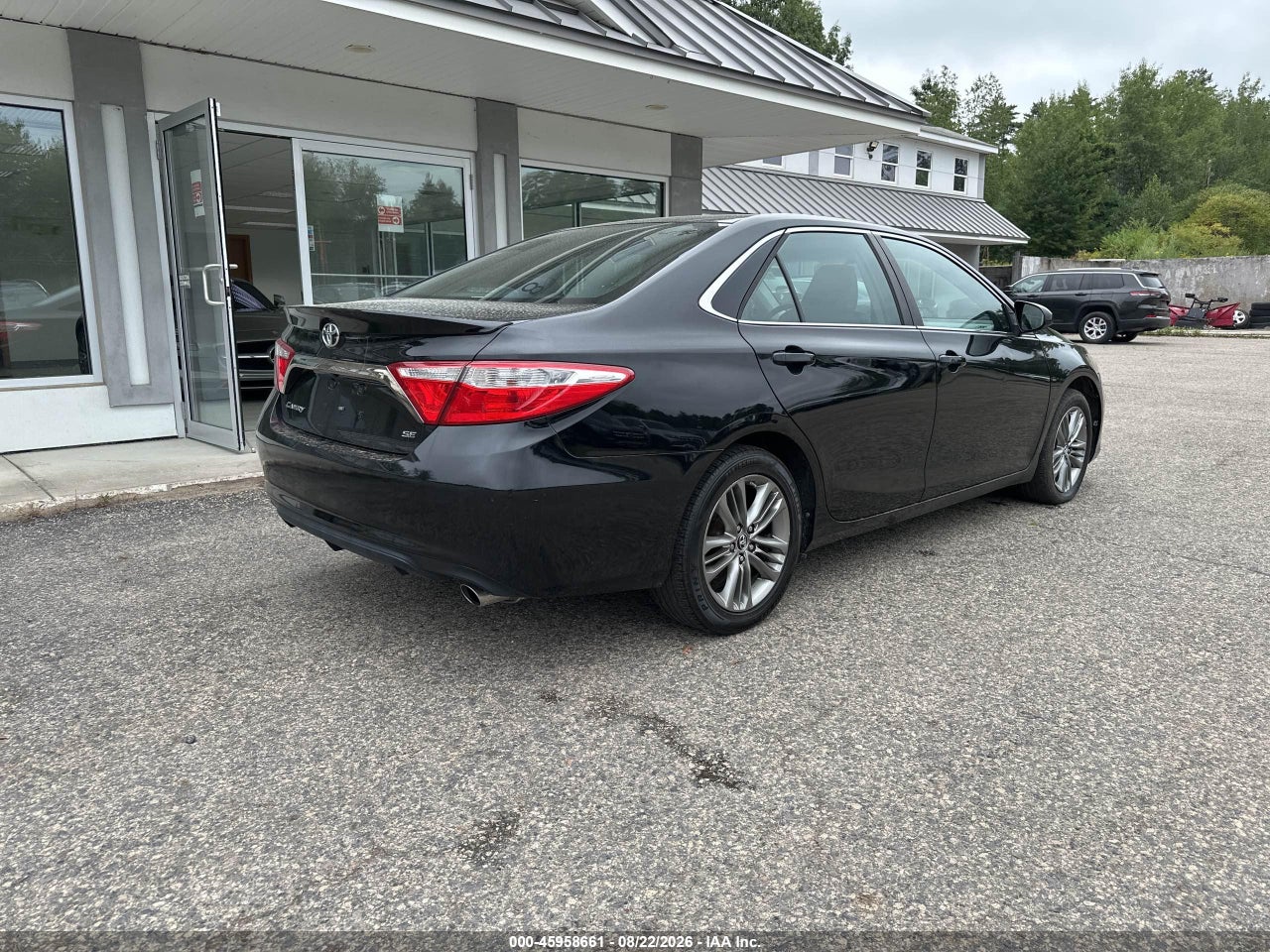 2015 TOYOTA CAMRY SE · 4/10