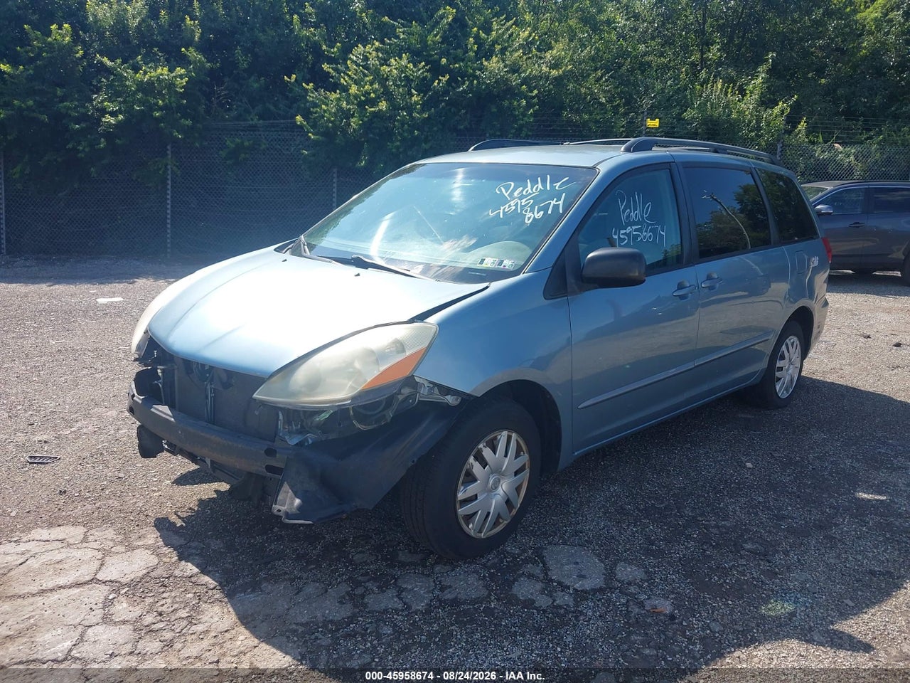 2006 TOYOTA SIENNA LE · 2/11