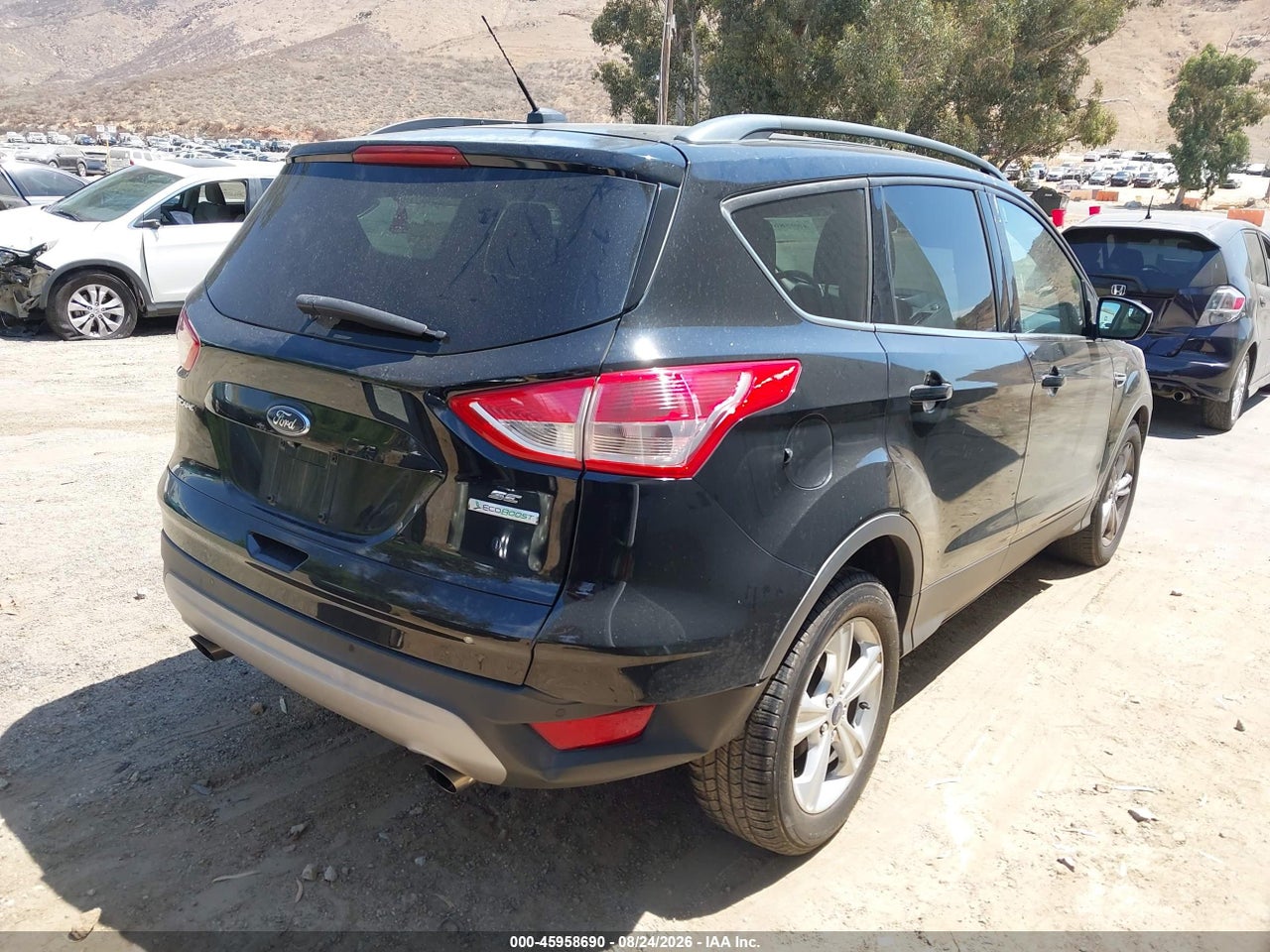 2016 FORD ESCAPE SE · 4/11