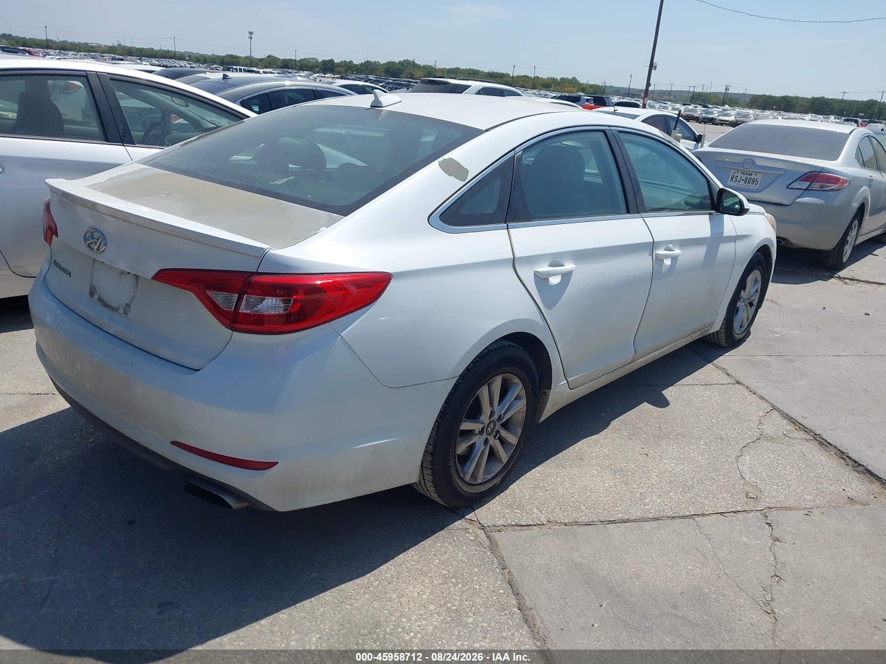 2016 HYUNDAI SONATA SE · 4/11