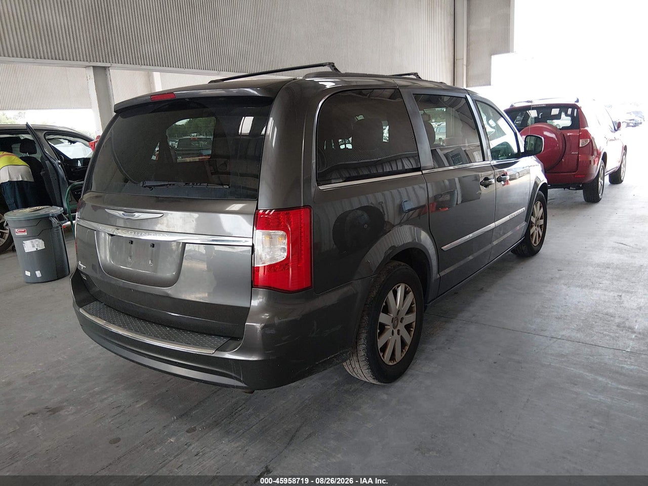 2016 CHRYSLER TOWN &amp; COUNTRY TOURING · 4/11