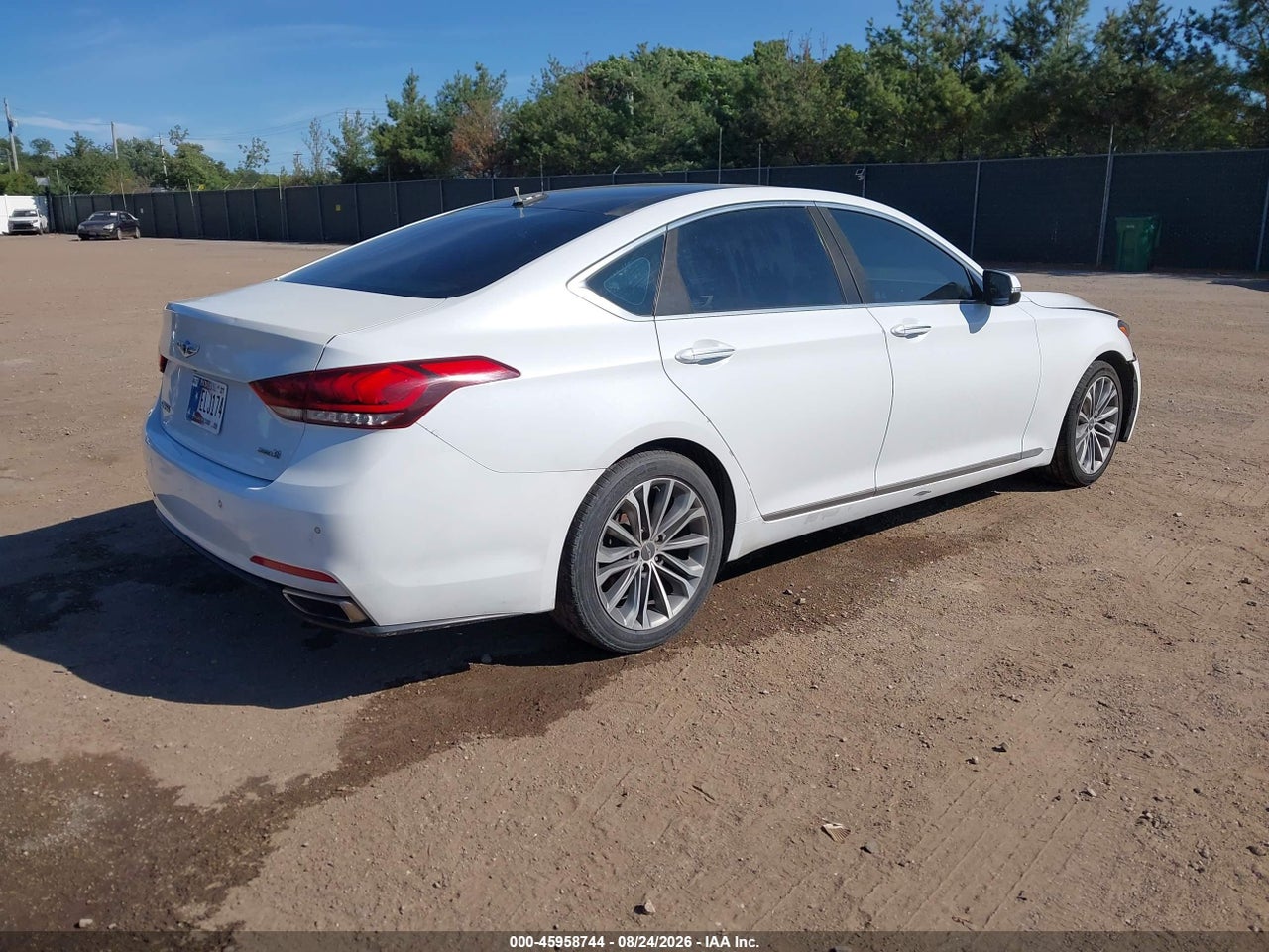 2015 HYUNDAI GENESIS 3.8 · 4/11