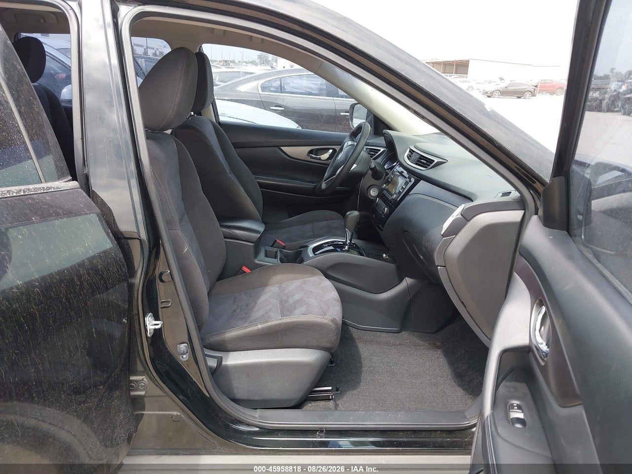 2015 NISSAN ROGUE S · 5/11