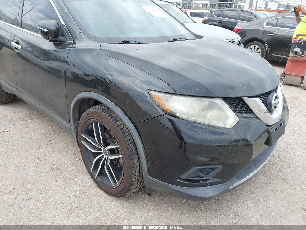 2015 NISSAN ROGUE S · 6/11