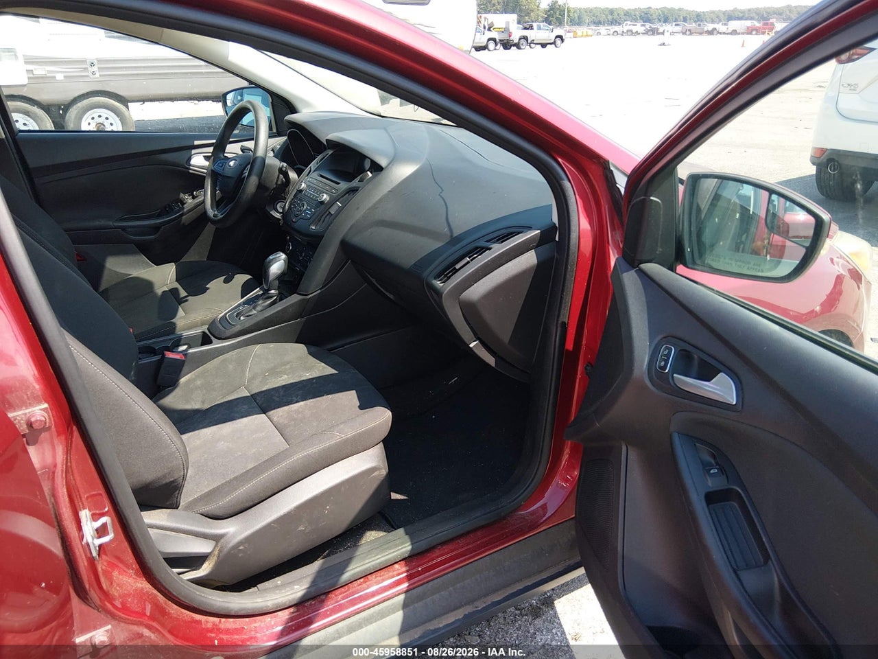 2015 FORD FOCUS SE · 5/8