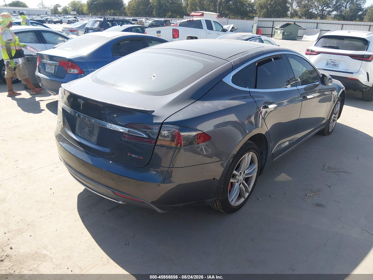 2015 TESLA MODEL S 70D/85D/P85D · 4/11
