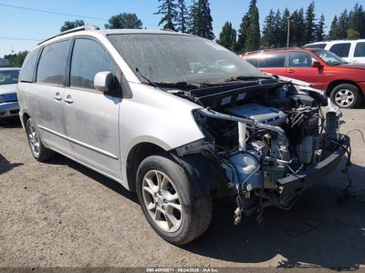 2004 TOYOTA SIENNA XLE