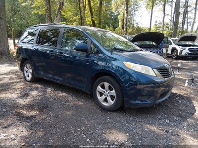 5TDKK3DC6BS****** · 2011 TOYOTA SIENNA LE V6