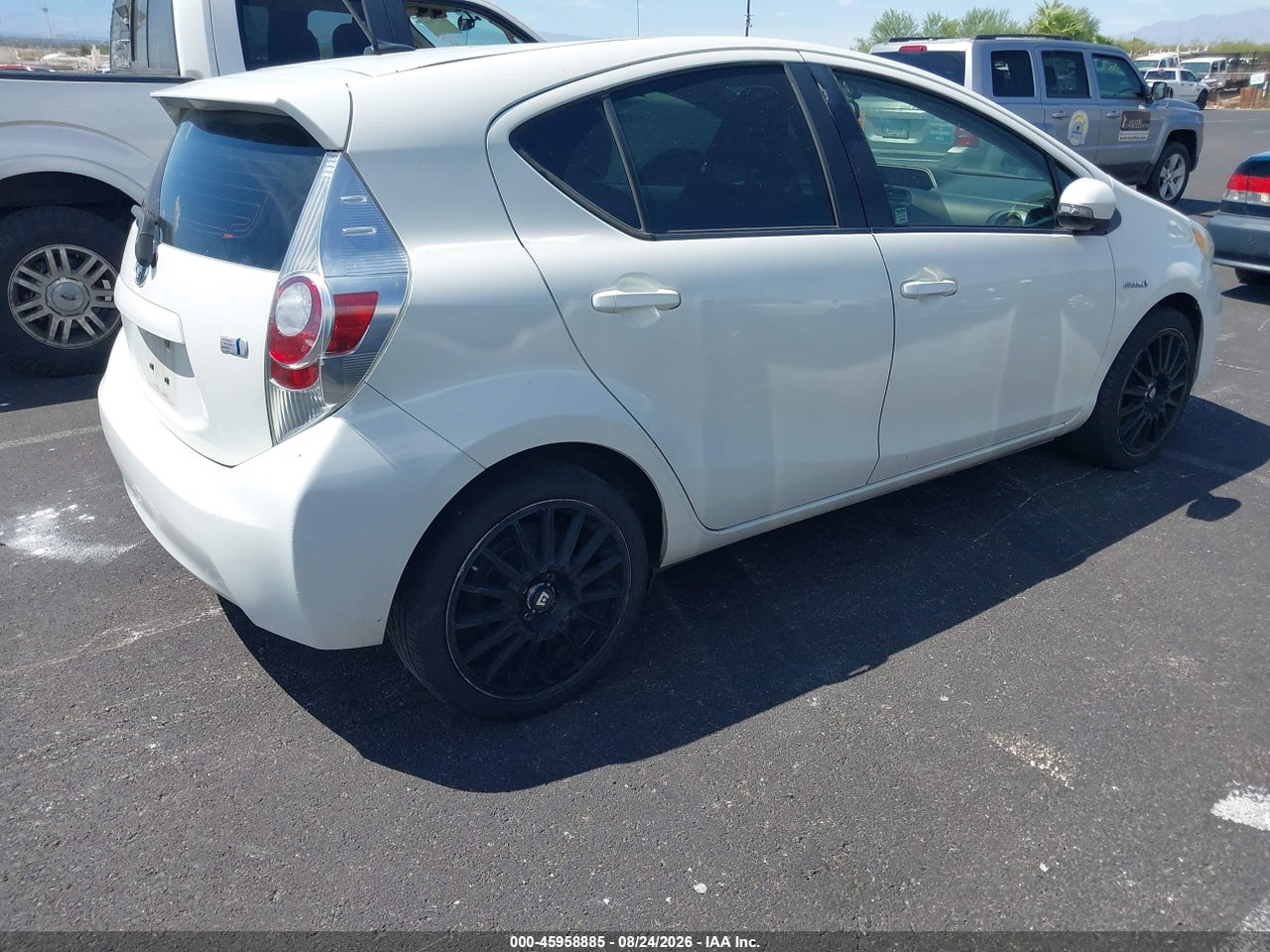 2014 TOYOTA PRIUS C THREE · 4/11