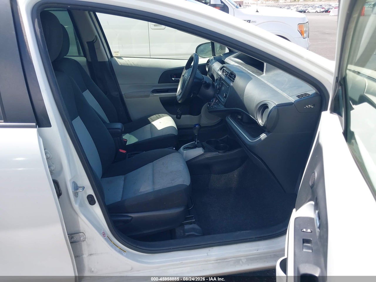 2014 TOYOTA PRIUS C THREE · 5/11