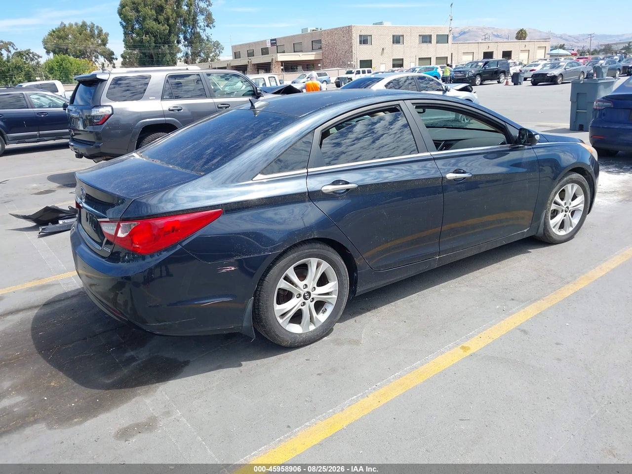 2011 HYUNDAI SONATA LIMITED · 4/11