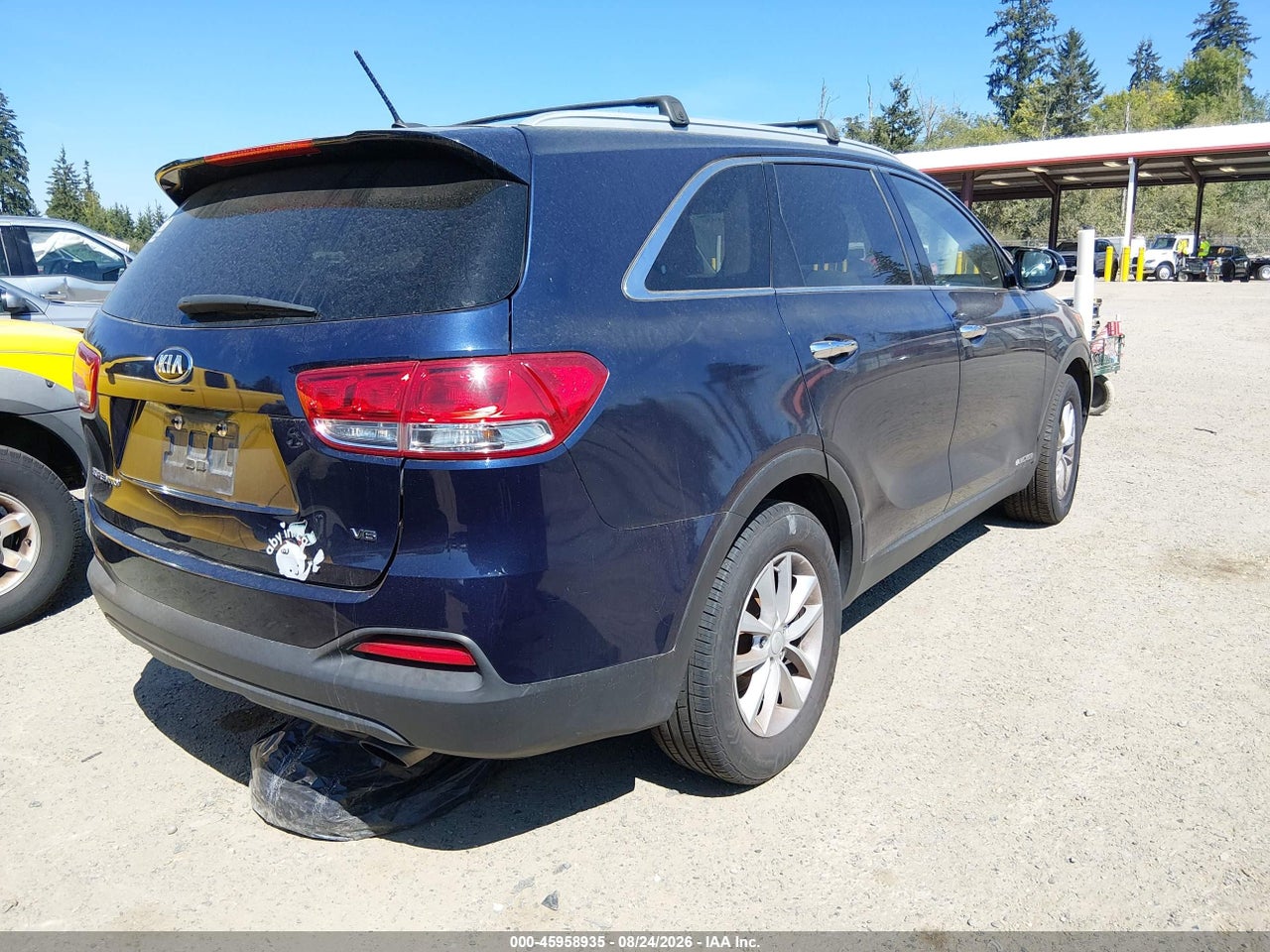 2017 KIA SORENTO 3.3L LX · 4/11