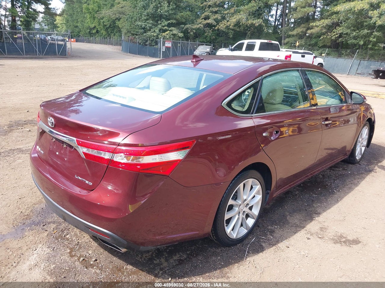 2013 TOYOTA AVALON LIMITED · 4/11