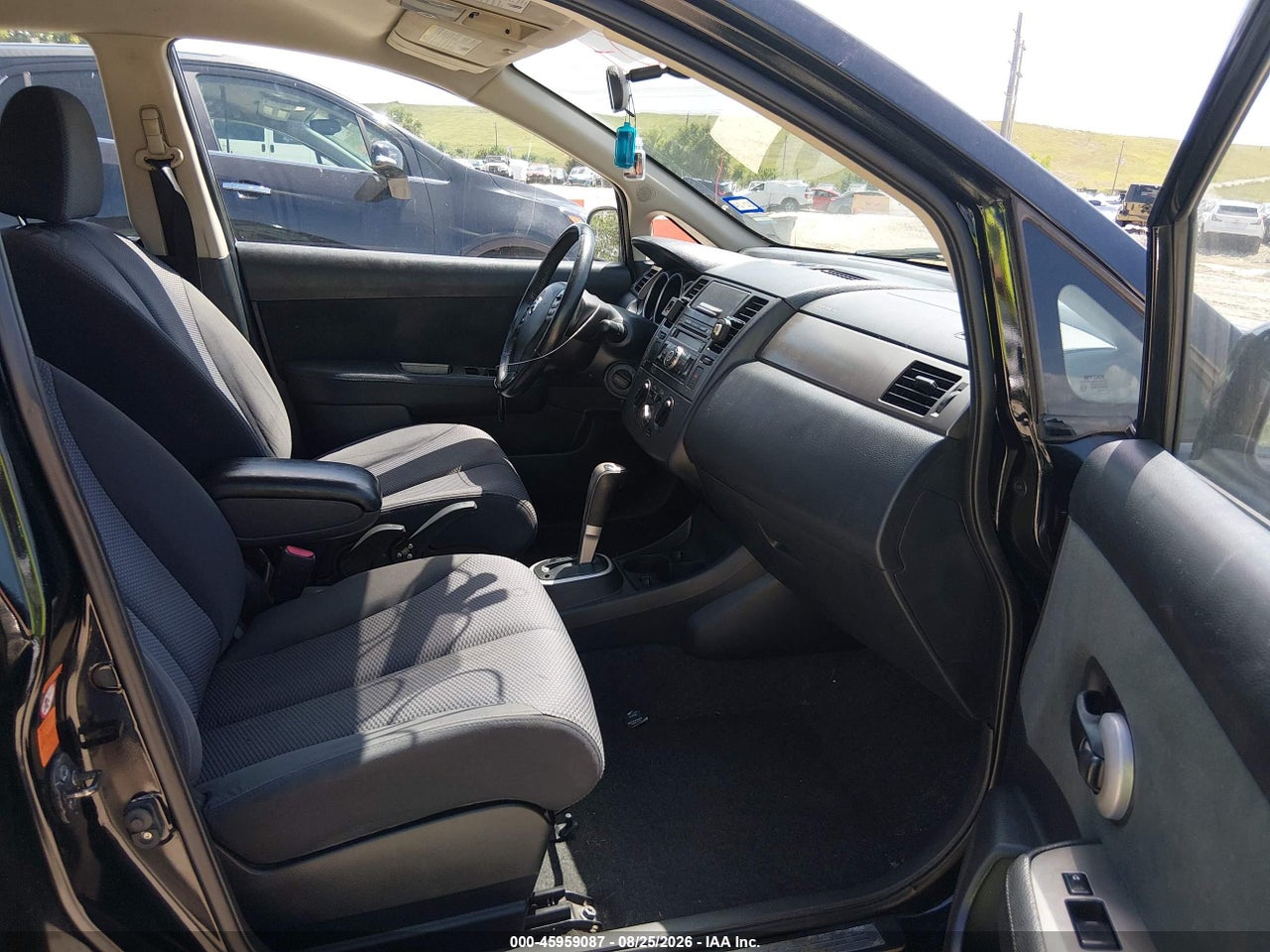 2009 NISSAN VERSA 1.8SL · 5/11