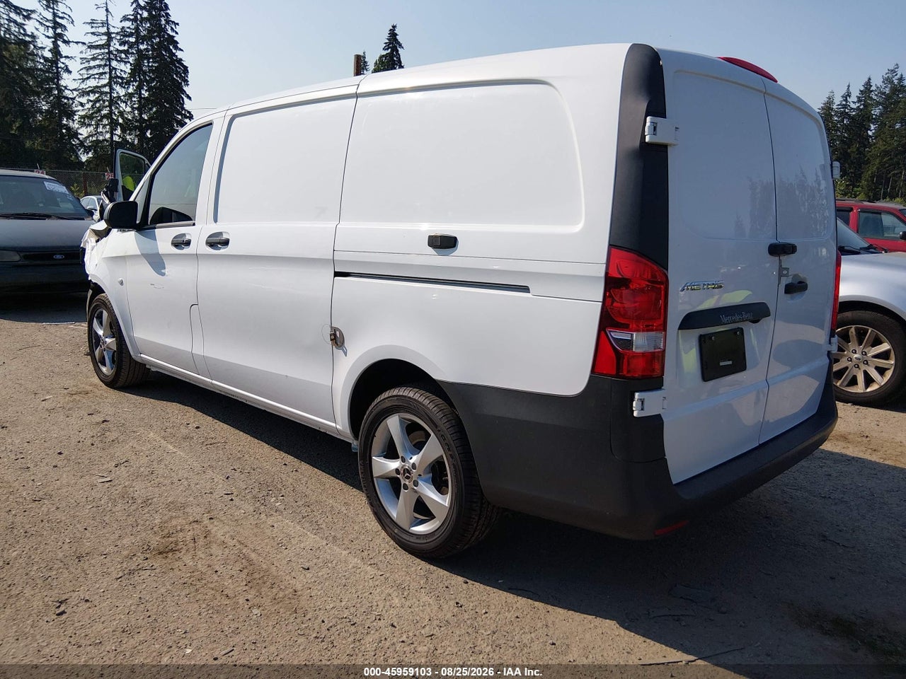 2020 MERCEDES-BENZ METRIS   · 3/11
