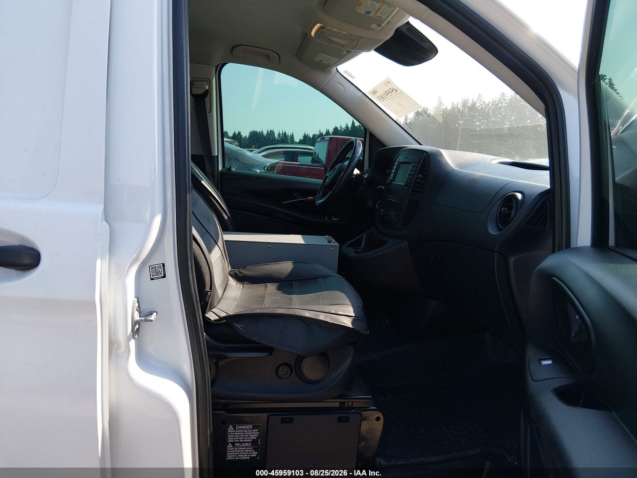 2020 MERCEDES-BENZ METRIS   · 5/11