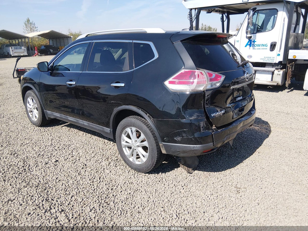 2015 NISSAN ROGUE SV · 3/11