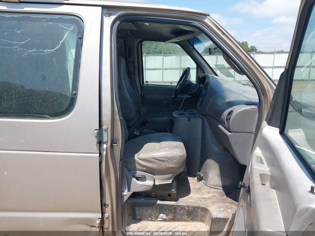 2002 FORD E-250 COMMERCIAL · 5/11