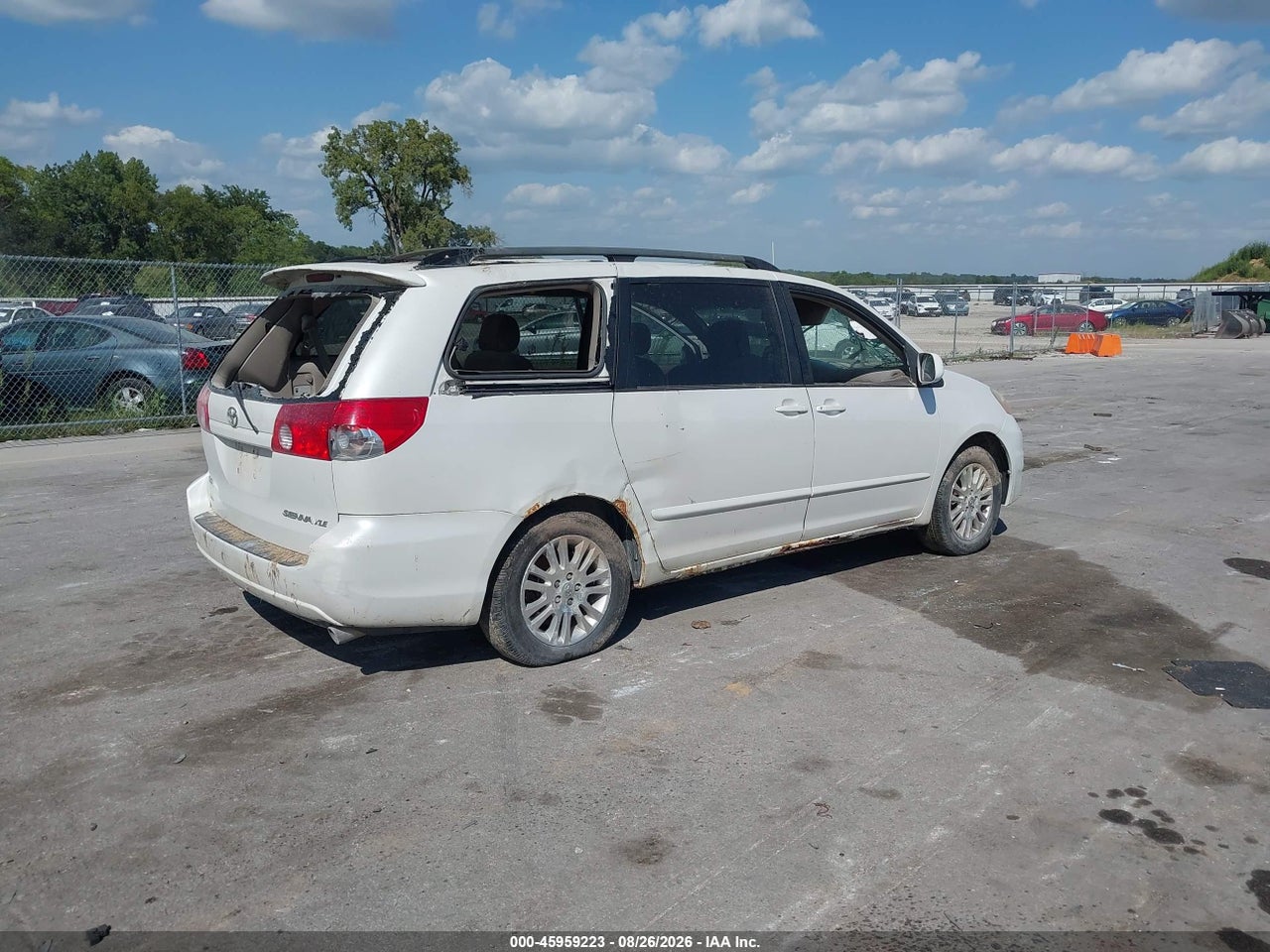 2007 TOYOTA SIENNA XLE · 4/11