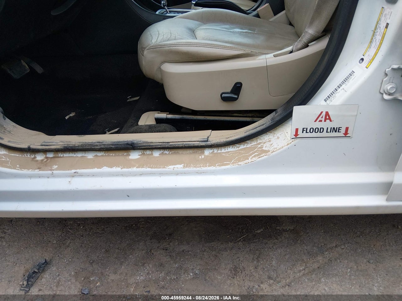 2014 CHRYSLER 200 LIMITED · 6/11