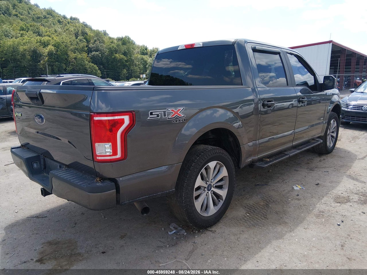 2017 FORD F-150 XL · 4/11