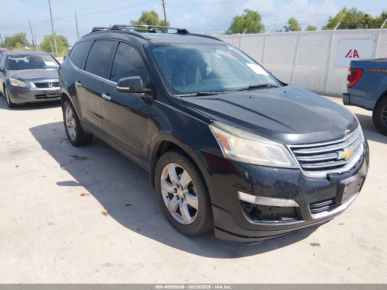 1GNKRGKD3HJ****** · 2017 CHEVROLET TRAVERSE LT