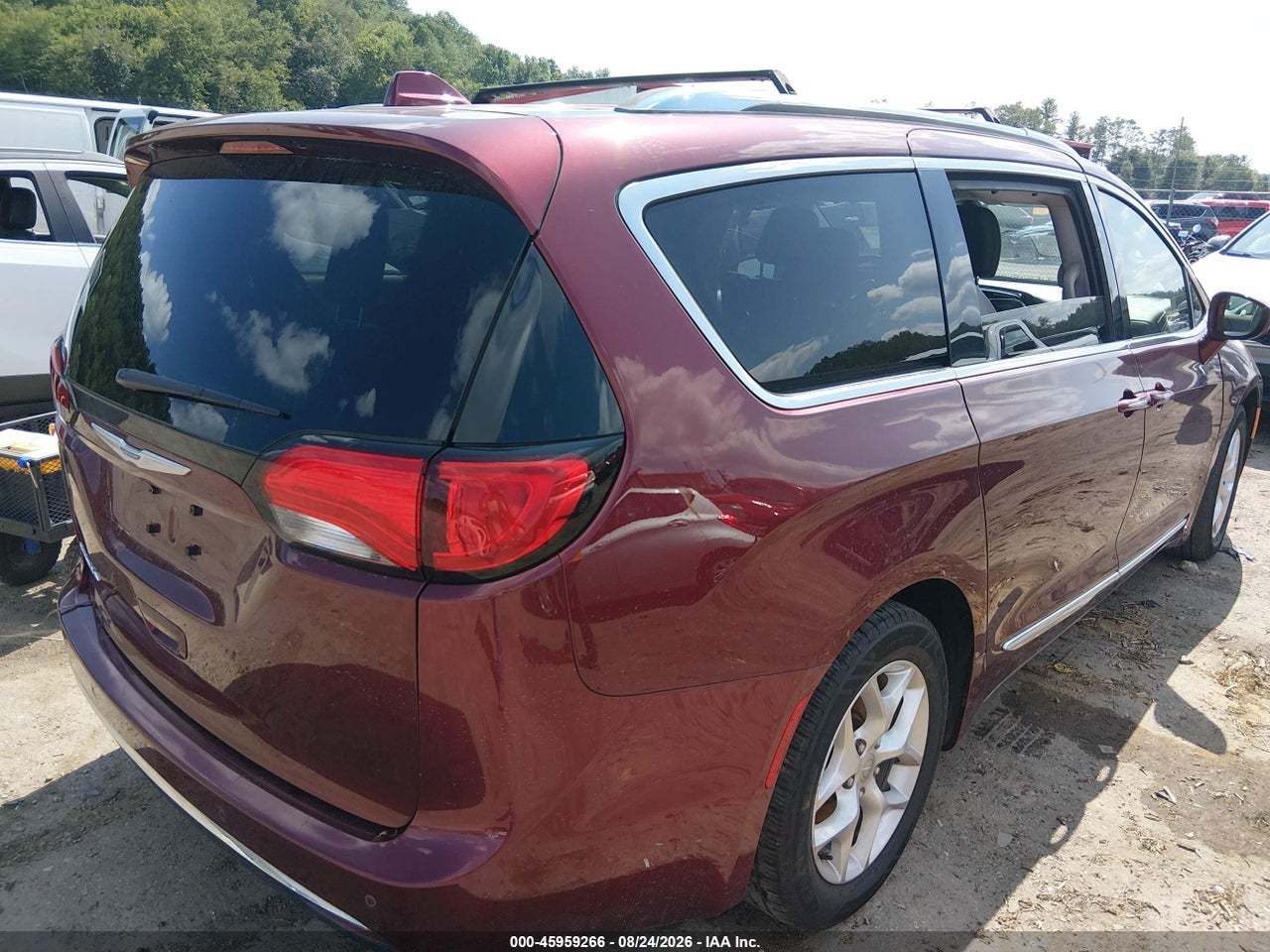 2018 CHRYSLER PACIFICA TOURING L PLUS · 4/11