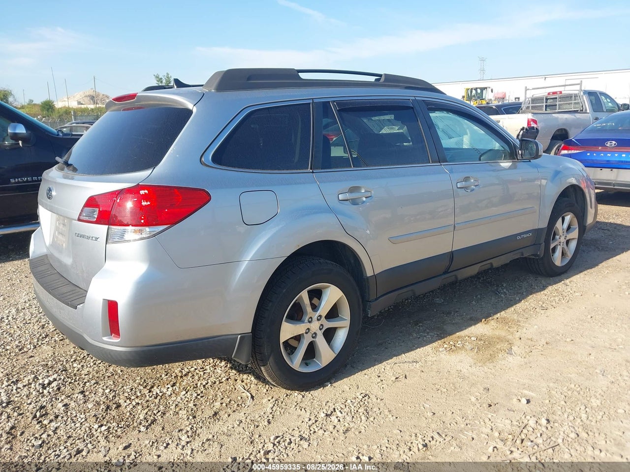 2013 SUBARU OUTBACK 2.5I LIMITED · 4/11