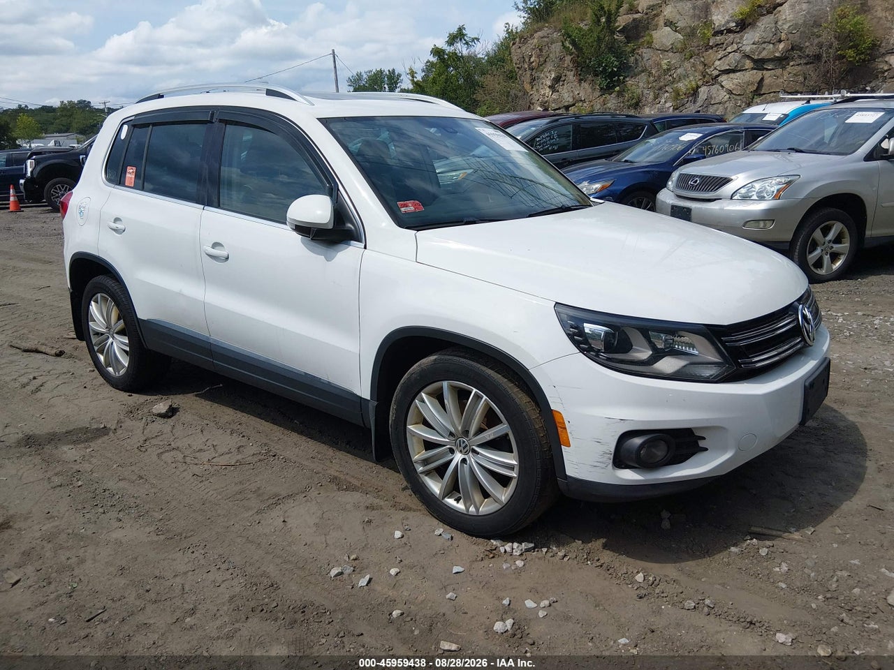 2016 VOLKSWAGEN TIGUAN SE