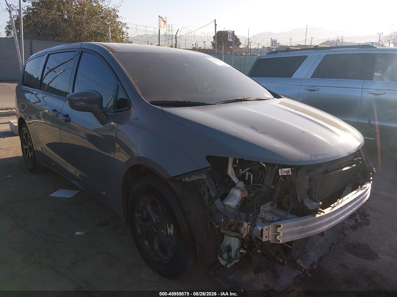 2C4RC1L75NR****** · 2022 CHRYSLER PACIFICA HYBRID TOURING L