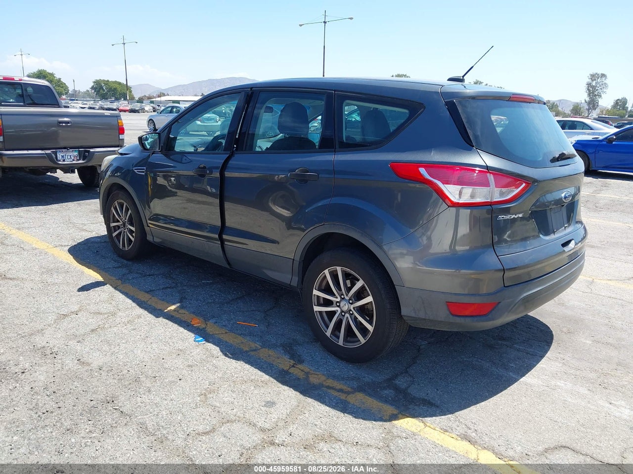 2016 FORD ESCAPE S · 3/10